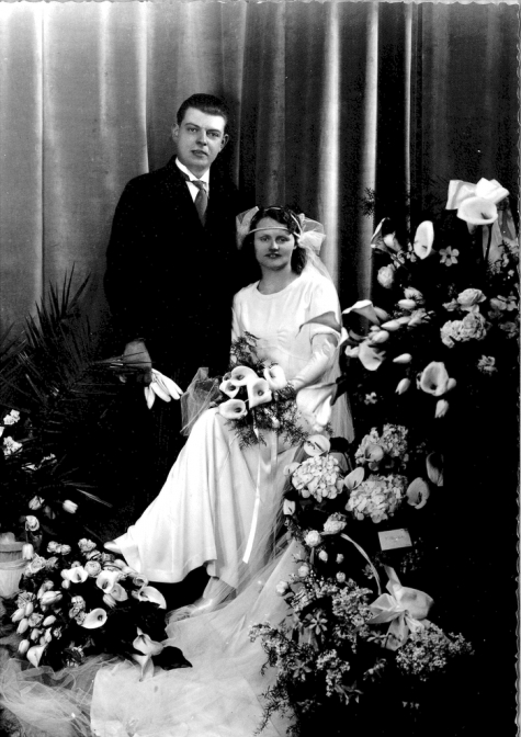 Huwelijksfoto van Achiel Ghekiere en Anna Blomme.