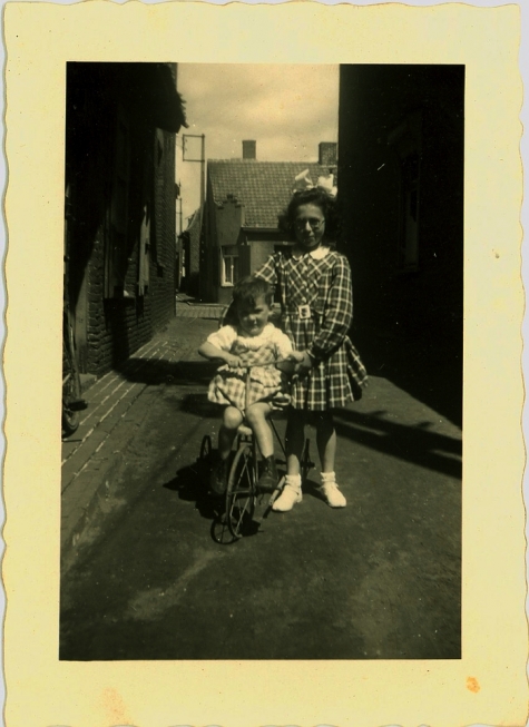 Zicht Beversesteenweg, Beveren, 1945