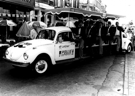 Wagen Snorrenclub Roeselare tijdens batjes, 1982