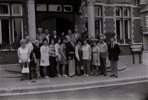 Amerikanen worden ontvangen op gemeentehuis, Moorslede juni 1973