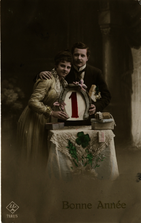 Beeldzijde nieuwjaarskaart, koppel met cijfer 1, 1910