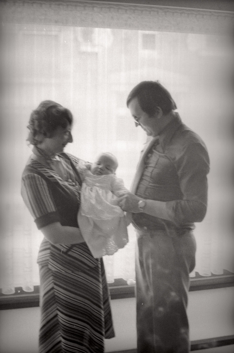 Jerry en Christina Steelandt poseren, Moorslede 1976