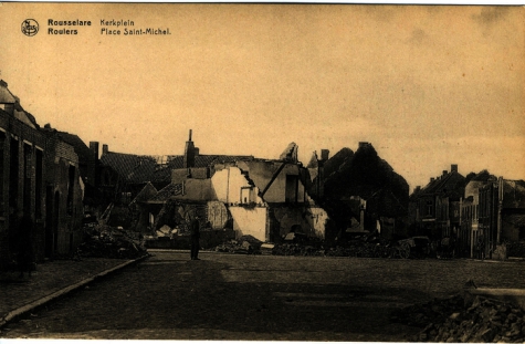 Huizen op het Sint-Michielsplein in puin