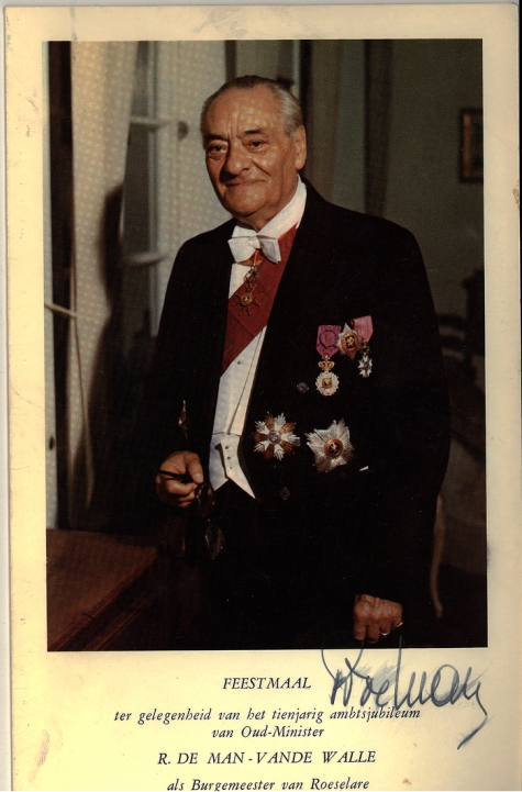 Feestmaal in 1975 ter gelegenheid van het tienjarig ambtsjubileum van R. De Man-Vande Walle als burgemeester van Roeselare