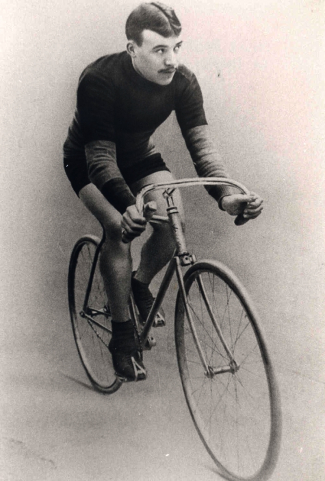 portret Odiel Defraeye op fiets