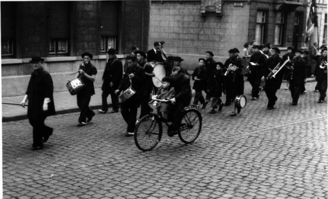 Batjesstoet, Muziek der Aloude Sicambers, Noordstraat, Roeselare, 1953