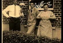 De eerste haarkapper, jaren '40 De eerste haarkapper, jaren '40
