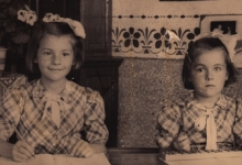 Maria en Nora Vanantwerpen, lokaal meisjesschool Beveren