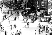 Batjes, menigte op de Grote Markt, 1975