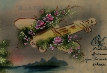 Beeldzijde nieuwjaarskaart, bebloemd vliegtuig boven water, 1914