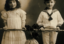Beeldzijde nieuwjaarskaart, kinderen met zak geld, 1916
