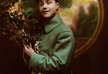 Beeld- en postzijde nieuwjaarskaart, soldaat met maretak, 1915