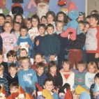 De sint bezoekt de kleutertjes tijdens Smurfenfeest, Lichtervelde , 2 december 1988