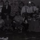 Toneelkring KNA viert carnaval, Moorslede 1972