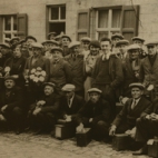 Vinkeniers aan herberg De Voorstad, Torhoutstraat Gits, voor 1940