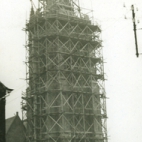 Beschadiging en herstelling kerktoren Rumbeke, na WOII