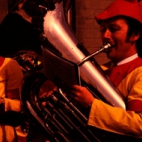 Muziekkorps van Gits neemt deel aan Kattenstoet, 1972