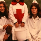 Verpleegpost tijdens voetbalmatch, Gits, mei 1975