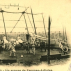 Postkaart met de vrouwelijke artiesten van het Barnum en Bailey circus