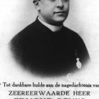 Gedachteniskaartje pasterke Edmond Denys, 1958